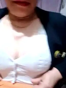 small-house123 online show from December 18, 11:03 am