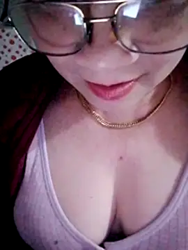 small-house123 online show from February 12, 2:06 pm