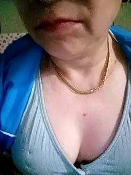 small-house123 online show from February 15, 11:03 pm