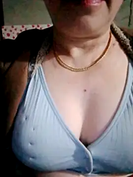 small-house123 online show from February 5, 1:12 am