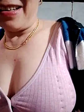 small-house123 online show from January 19, 12:03 am