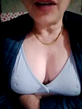 small-house123 online show from February 2, 12:37 pm