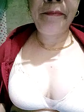 small-house123 online show from February 28, 1:22 pm