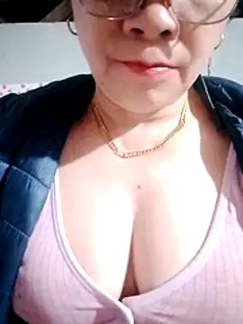 small-house123 online show from January 18, 11:57 am