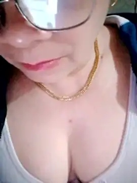 small-house123 online show from February 6, 1:29 pm