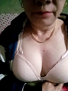 small-house123 online show from February 14, 11:27 pm