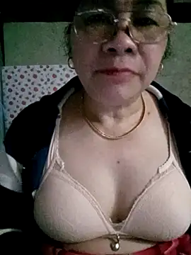 small-house123 online show from February 24, 11:33 am