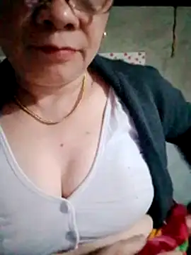 small-house123 online show from February 7, 10:45 am