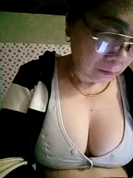 small-house123 online show from February 21, 7:16 pm