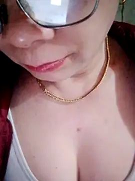 small-house123 online show from February 10, 1:26 am