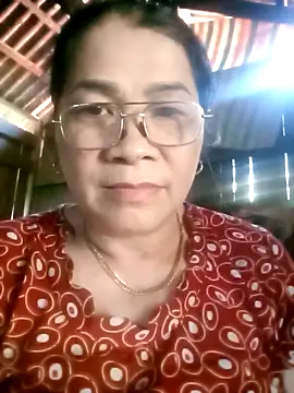 Snapshot of small-house123 chatting on November 6, 3:10 am small-house123 online show from November 6, 3:10 am