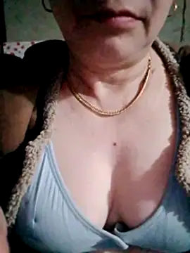 small-house123 online show from February 4, 12:44 pm