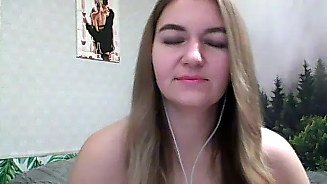 Snapshot of CandyOLimeX chatting on December 3, 10:09 pm CandyOLimeX online show from December 3, 10:09 pm