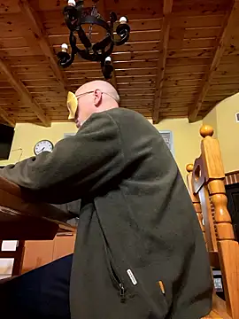 men1967 online show from January 18, 5:38 pm