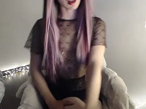 Snapshot of Elyara- chatting on February 26, 9:04 pm Elyara- online show from February 26, 9:04 pm