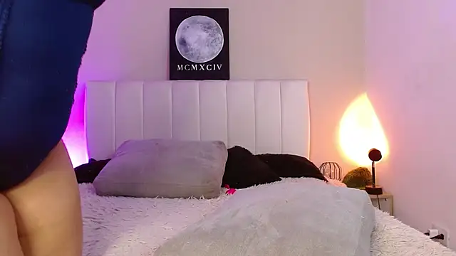 Snapshot of AlexaHart chatting on November 28, 3:23 pm AlexaHart online show from November 28, 3:23 pm