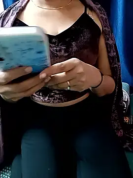 Aarti9012 online show from January 9, 8:05 pm