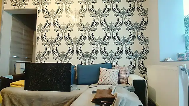 CharmingPearl online show from December 22, 7:30 am