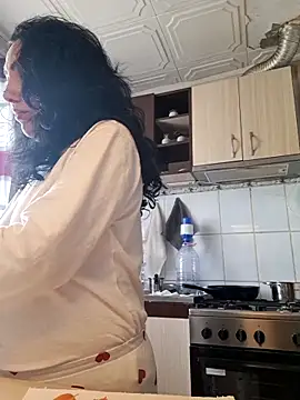 CharmingPearl online show from March 18, 9:12 am