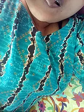 Snapshot of Tina_250 chatting on December 15, 3:45 am Tina 250 online show from December 15, 3:45 am