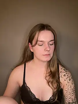 LisaFreierxx online show from April 13, 8:13 pm