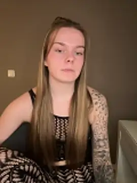 LisaFreierxx online show from February 18, 8:05 pm