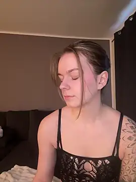 LisaFreierxx online show from January 17, 1:04 pm