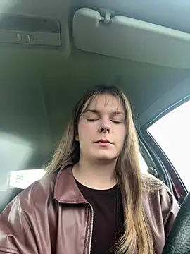 LisaFreierxx online show from May 6, 1:15 pm