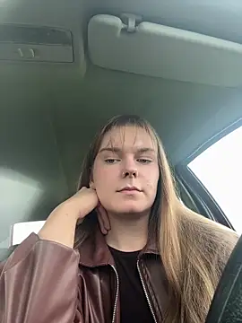 LisaFreierxx online show from May 7, 2:31 pm