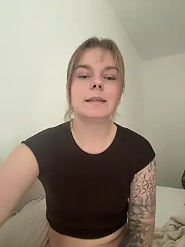Snapshot of LisaFreierxx chatting on June 3, 3:17 pm LisaFreierxx online show from June 3, 3:17 pm