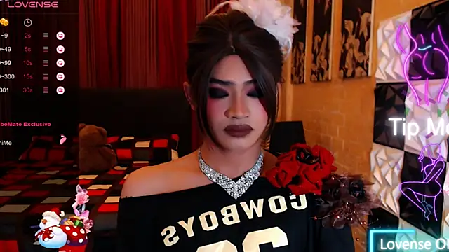 AthisaMooreTS online show from January 8, 8:42 am