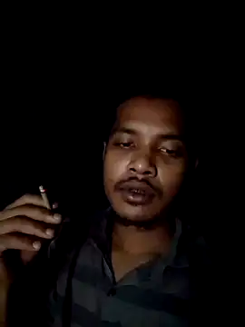 Snapshot of GlossyBuddy13 chatting on March 7, 2:18 am GlossyBuddy13 online show from March 7, 2:18 am