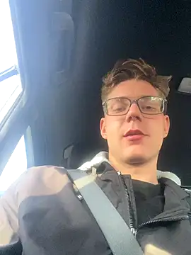 Niesmialyy online show from November 1, 11:48 am