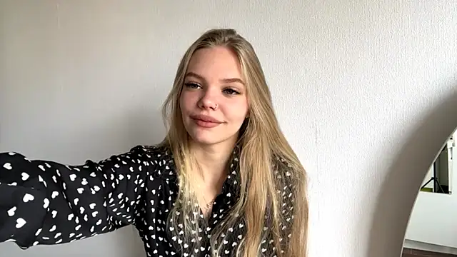 SweetAmelia69 online show from November 4, 6:06 am