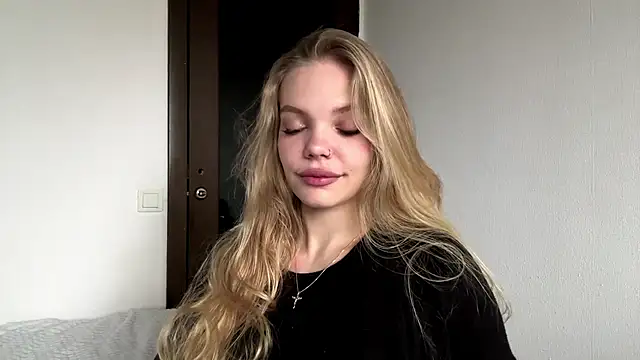 SweetAmelia69 online show from November 23, 5:39 am