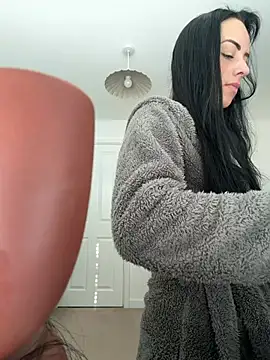 Bethrae25 online show from February 20, 2:30 pm