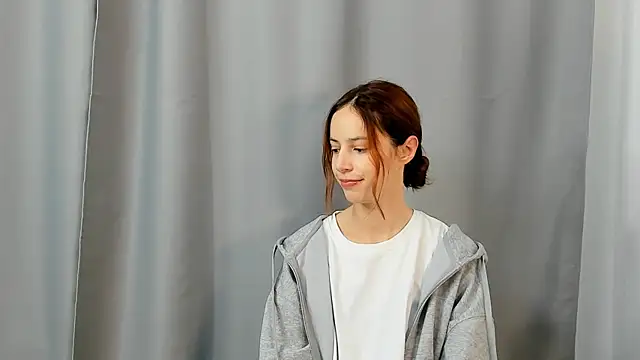 KylieVrable online show from November 3, 6:18 am