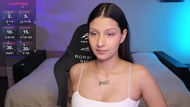 Snapshot of Nikol_Goldysss chatting on November 8, 2:15 am Nikol Goldysss online show from November 8, 2:15 am