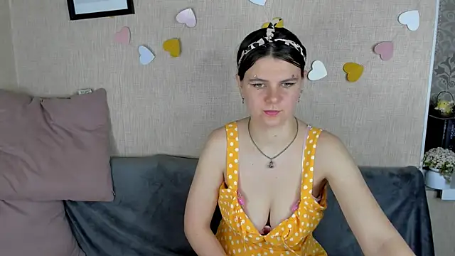 Snapshot of Zorianaa chatting on May 7, 9:07 pm Zorianaa online show from May 7, 9:07 pm