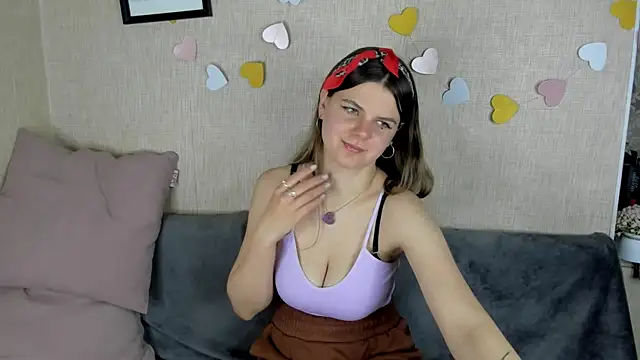 Snapshot of Zorianaa chatting on April 21, 9:10 pm Zorianaa online show from April 21, 9:10 pm