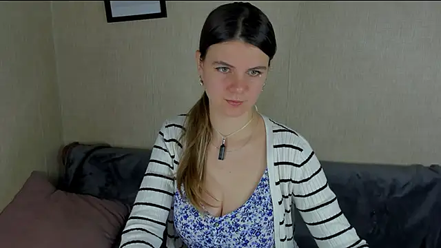 Zorianaa online show from December 22, 9:15 pm