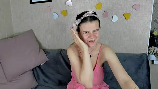Snapshot of Zorianaa chatting on May 8, 9:18 pm Zorianaa online show from May 8, 9:18 pm