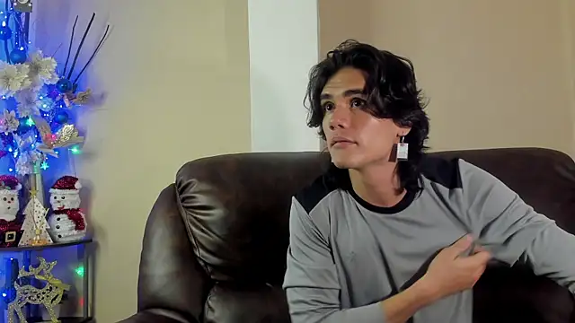 James Morrisonm online show from December 2, 8:32 pm