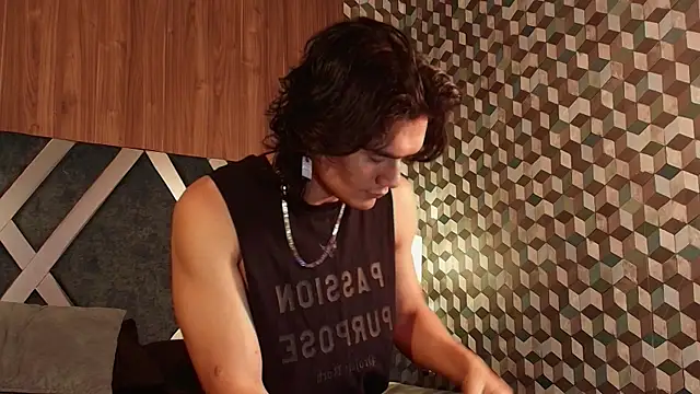 James Morrisonm online show from December 18, 7:18 pm