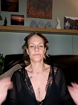 LittleSexyT online show from November 10, 10:37 pm