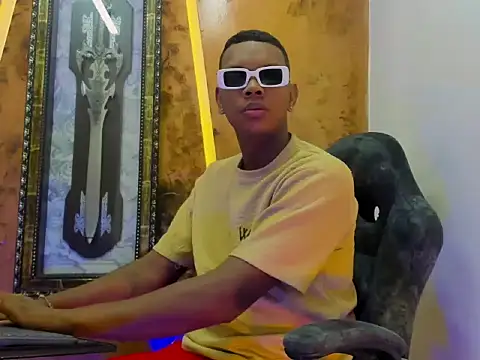 the hot boy0 online show from November 9, 12:20 pm