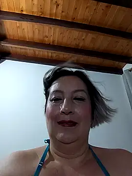 Snapshot of Roxanne76 chatting on November 3, 10:35 pm Roxanne76 online show from November 3, 10:35 pm