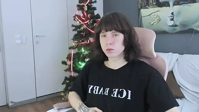 CutieKai  online show from December 22, 9:26 pm