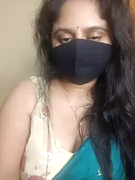 Snapshot of mouni499 chatting on July 4, 8:46 pm mouni499 online show from July 4, 8:46 pm