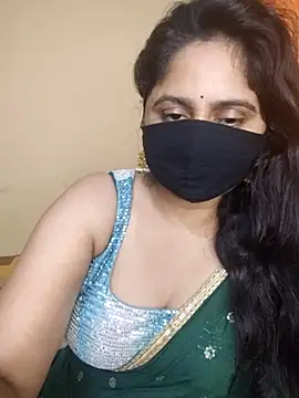 Snapshot of mouni499 chatting on July 3, 8:32 am mouni499 online show from July 3, 8:32 am